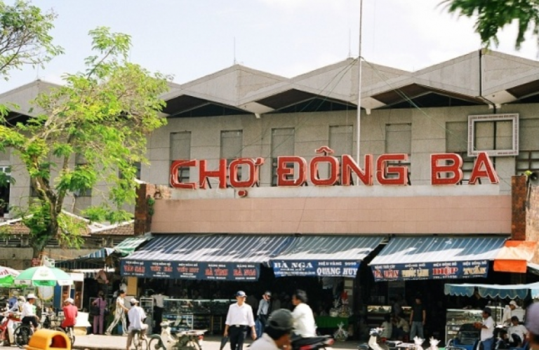 Chợ đông ba.