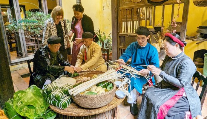 Tour du lịch thực cảnh “Chuyện phố Hàng”