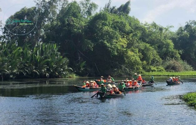 Đoàn famtrip đã khám phá, tìm hiểu đời sống sông nước của người dân Cẩm Kim (TP.Hội An).