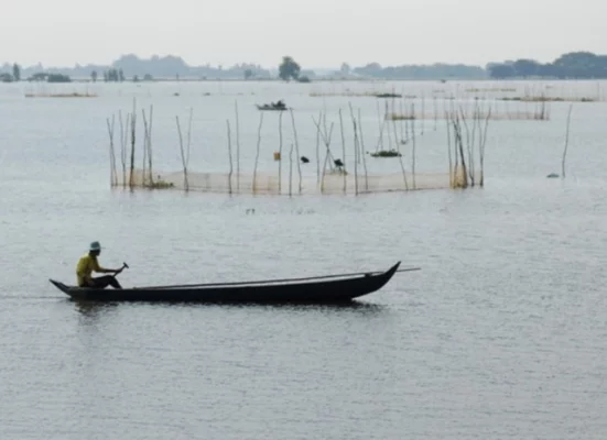 Mưu sinh trong mùa nước