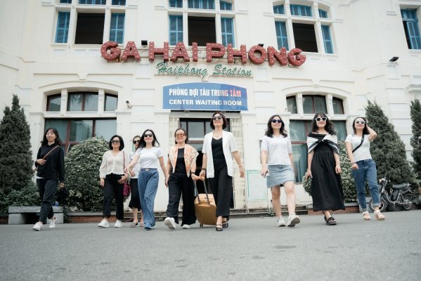 Phương tiện tàu hoả được nhiều người lựa chọn để đến với foodtour Hải Phòng