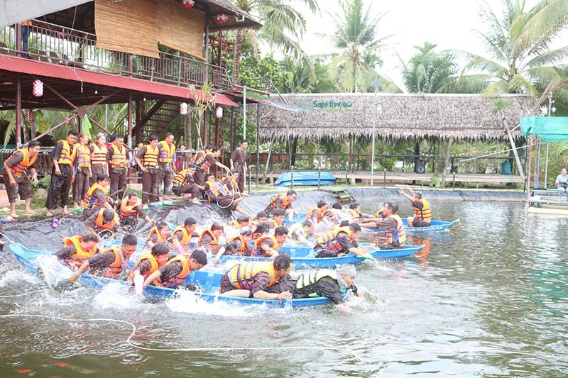 Khu du lịch Phú An Khang là nơi bạn có thể trải nghiệm nhiều trò chơi tập thể thú vị.