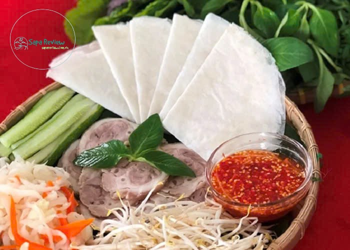 Bánh tráng phơi sương là món ngon của Tây Ninh ăn kèm bò tơ rất ngon