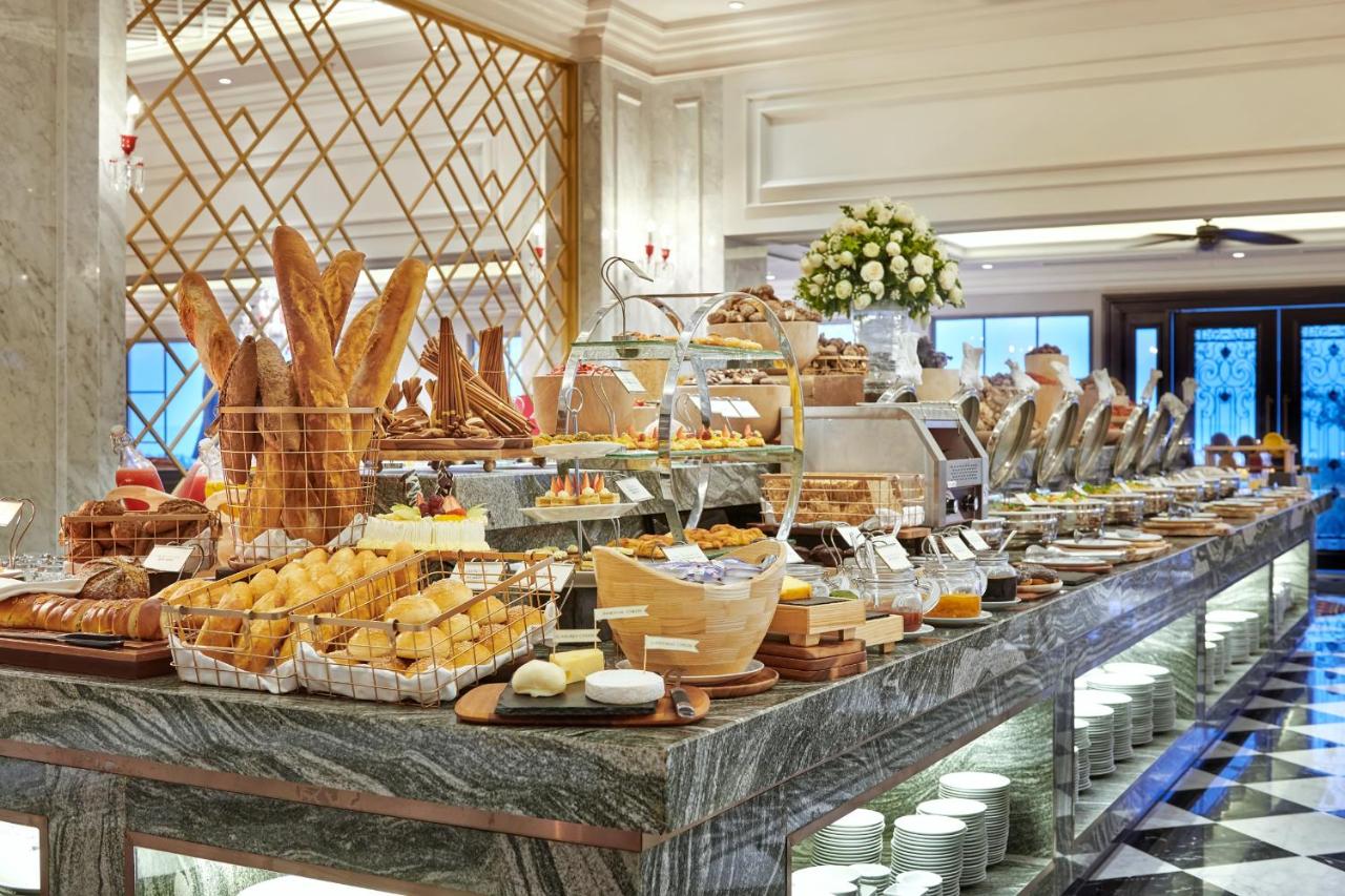 Một bữa sáng tràn đầy năng lượng với bữa tiệc buffet tại nhà hàng Samu ở Silk Path Grand Resort & Spa Sapa để chinh phục chuyến hành trình vi vu Sapa nào bạn ơi!