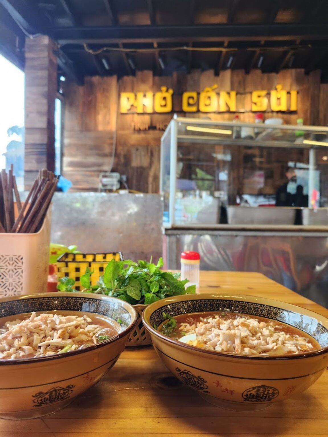 Không gian quán tuy nhỏ nhưng ấm cúng
