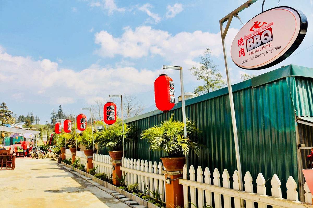 Quán được bao quanh bởi thiết kế đầy mộng mơ của Nhật Bản xinh đẹp
