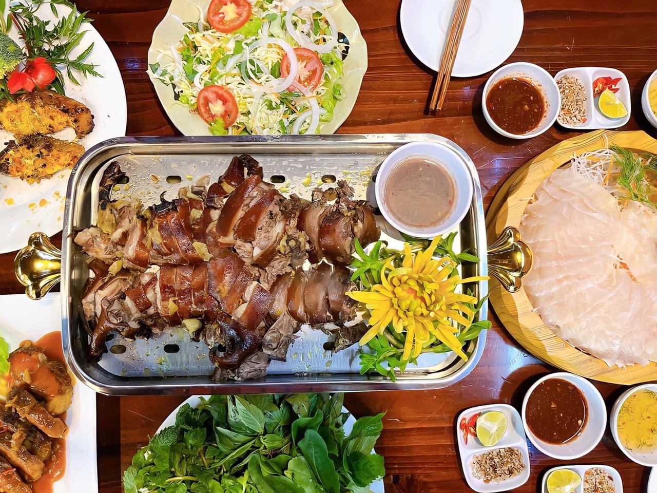 Nhà hàng Cá Tầm Vua Sa Pa