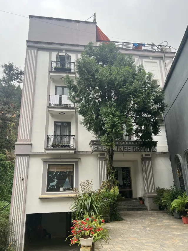 Sapa Wings Hotel nổi bật với thiết kế mang đậm phong cách châu Âu hiện đại.