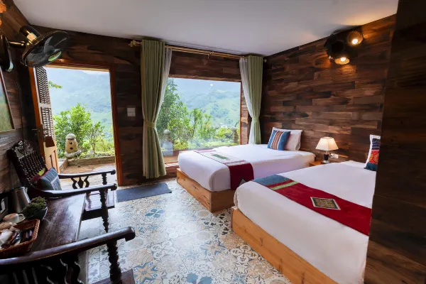 Phòng nghỉ hiện đại có ban công riêng tại Eco Farmer House Sapa
