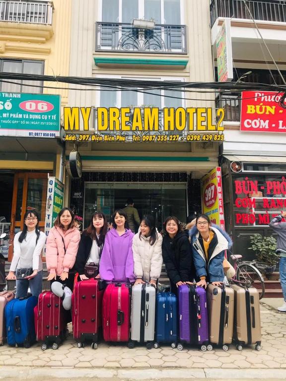 Không gian trước cửa khách sạn My Dream Hotel