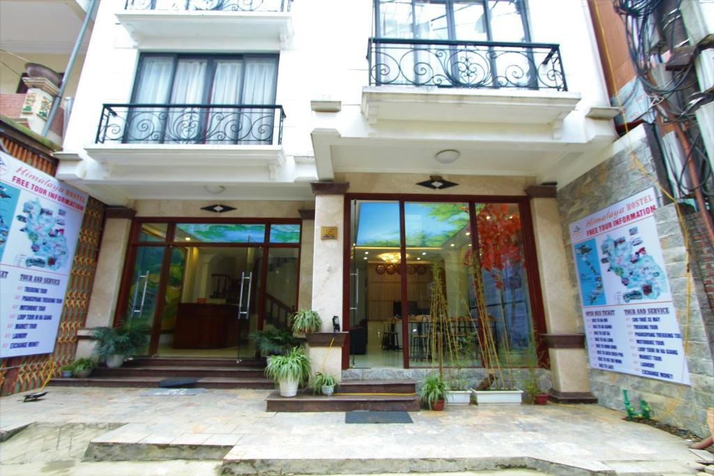 Không gian bên ngoài Himalaya Sapa Hostel