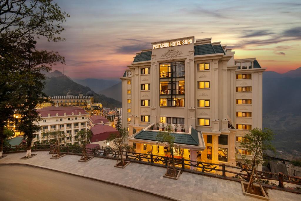 Toàn cảnh Pistachio Hotel Sapa giữa núi rừng Tây Bắc
