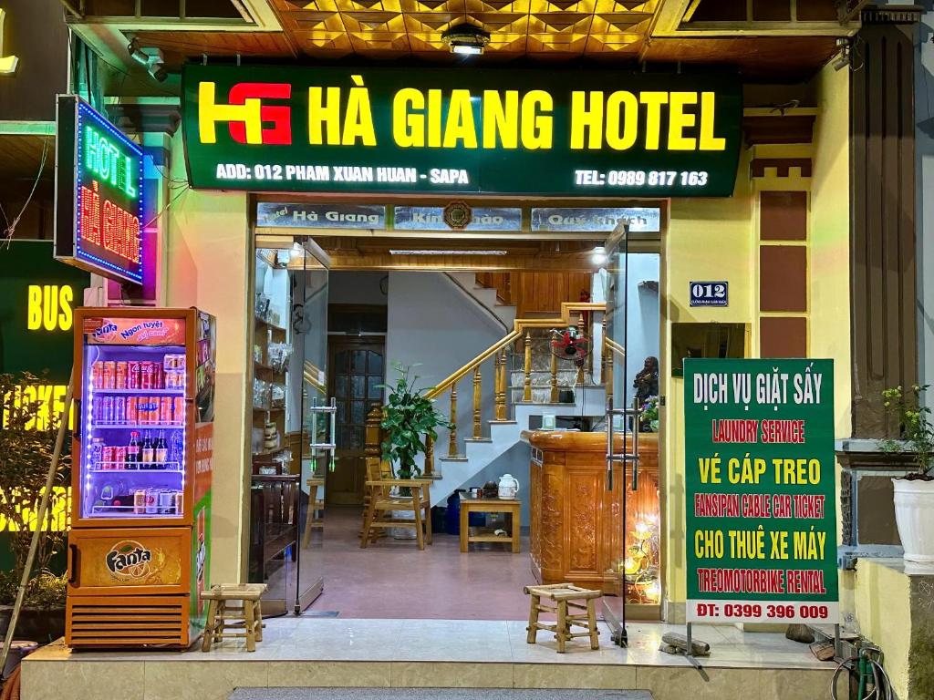 Hà Giang Hotel Sapa được du khách đánh giá cao nhờ vị trí thuận lợi, không gian thoải mái và dịch vụ thân thiện.