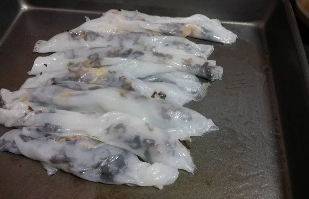 Bánh sau khi cuốn với nhân