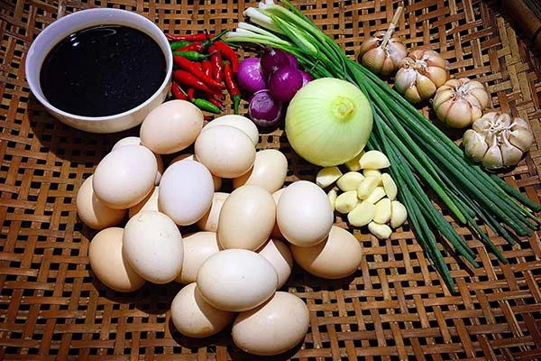 Nguyên liệu làm trứng ngâm tương.